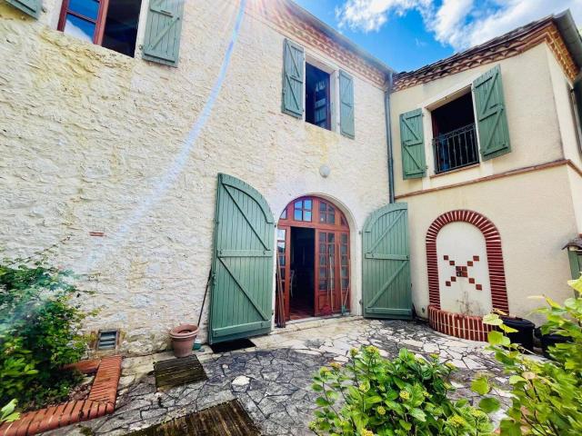 Maison en pierre de 235 m2 avec 5 chambres