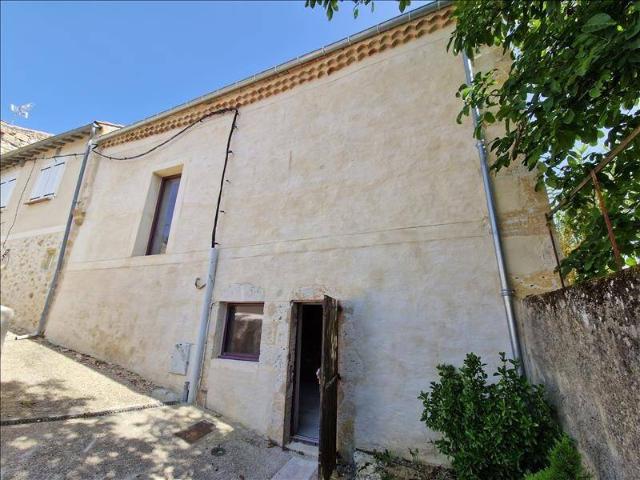 Maison en pierre de 2 pièces principales