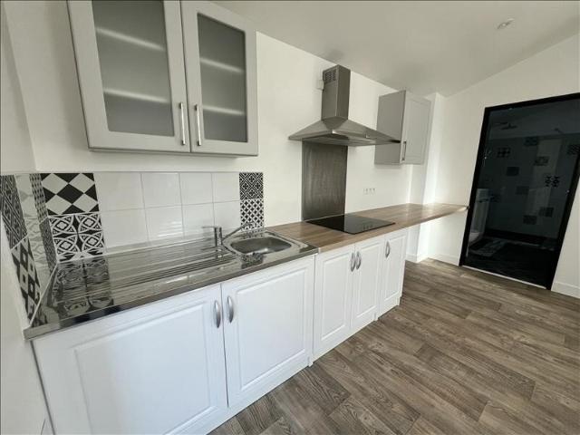 Maison en pierre de 2 pièces principales