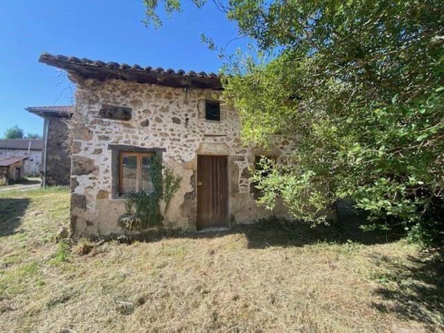 Maison en pierre de 3 pièces principales