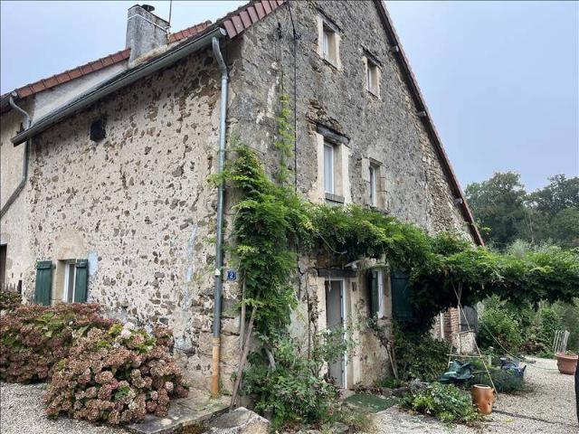 Maison en pierre de 3 pièces principales