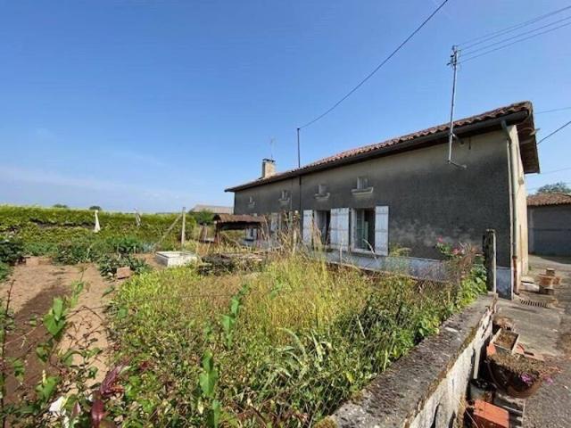 Maison en pierre de 3 pièces principales