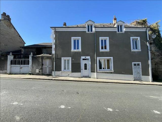 Maison en pierre de 3 pièces principales