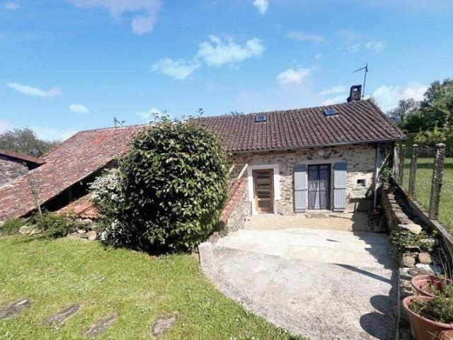 Maison en pierre de 3 pièces principales