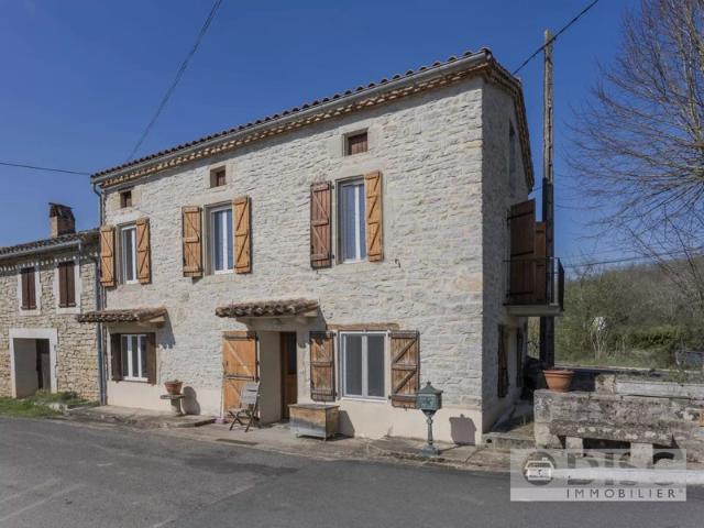 Maison en pierre de 4 chambres avec hangar, piscine et jardin