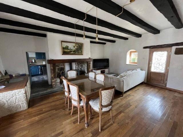 Maison en pierre de 4 pièces principales