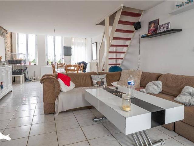 Maison en pierre de 5 pièces principales