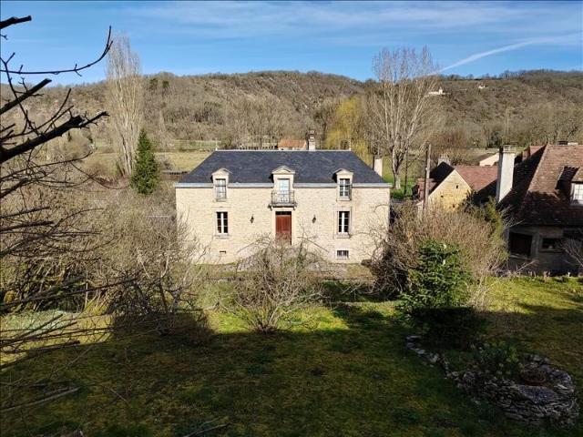 Maison en pierre de 5 pièces principales
