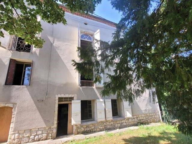Maison en pierre de 6 pièces principales