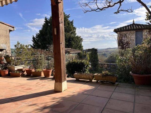 Maison en pierre de 6 pièces principales