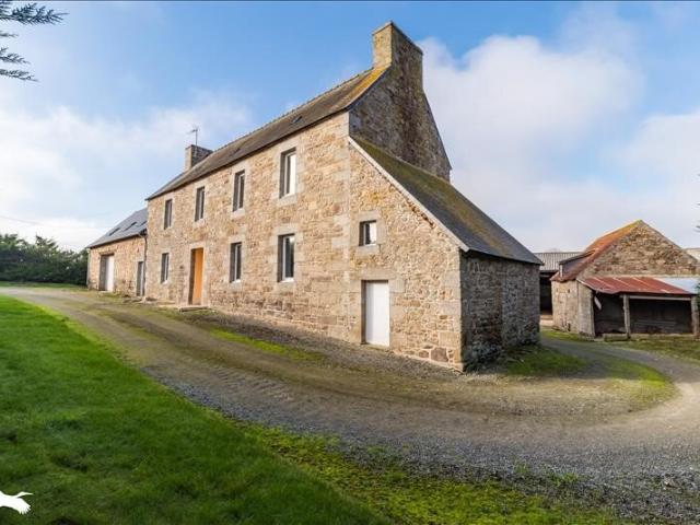 Maison en pierre de 6 pièces principales