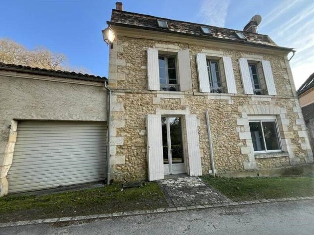 Maison en pierre de 6 pièces principales