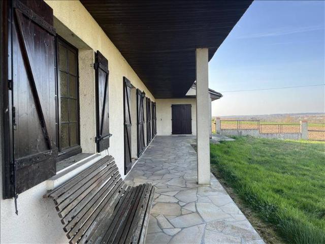 Maison en pierre de 6 pièces principales