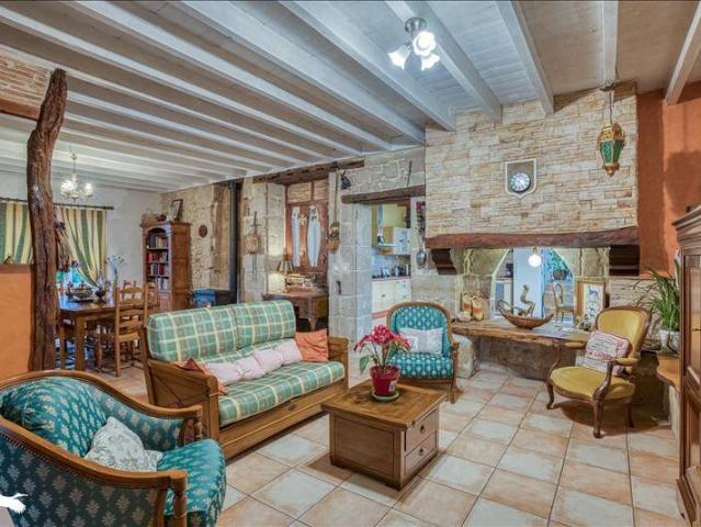 Maison en pierre de 7 pièces principales