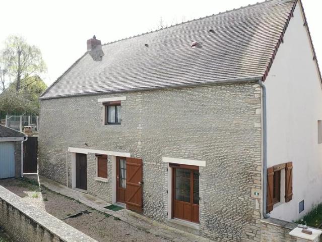 MAISON EN PIERRE DE 98 M² HAB, avec Garage, sur Plus de 770 m² de Terrain