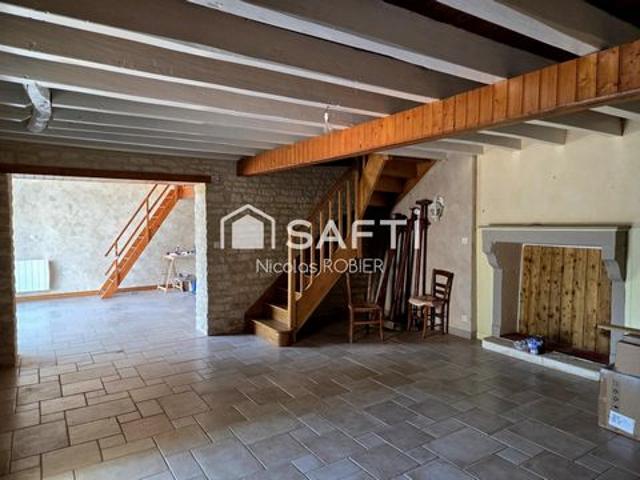 Maison en pierre deux chambres, dépendances aux portes de Niort