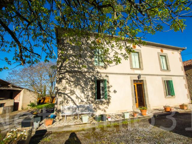 maison en pierre et garage Nous Contacter