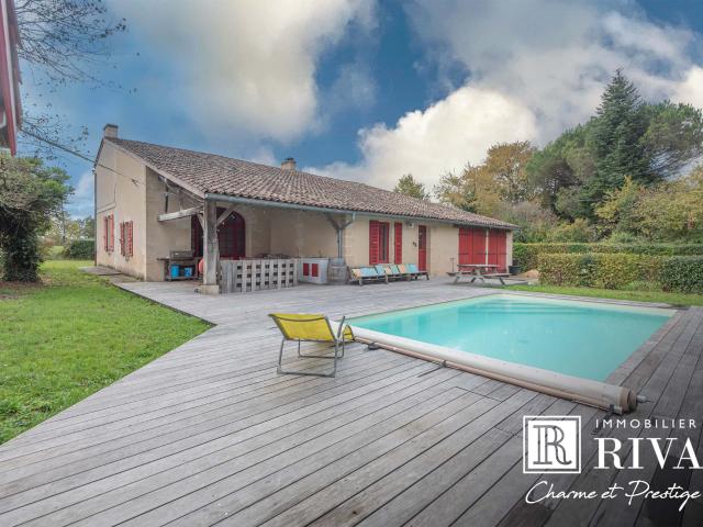 Maison en Pierre 200 m2 Poss. 4 CH Parc arboré avec piscine