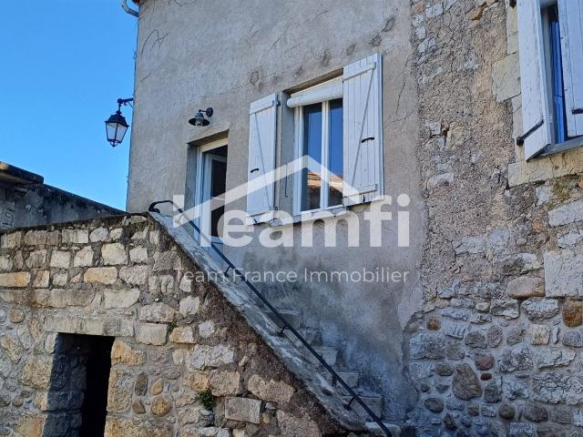 Maison en pierre, gîte, terrain avec accès plage naturelle. 145m² Berrias et Casteljau