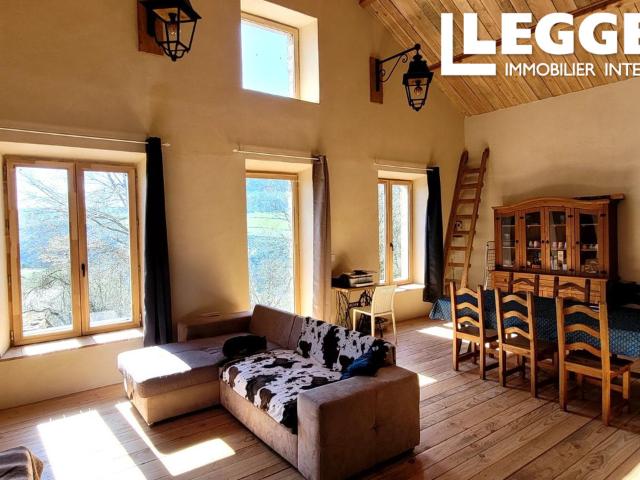 Maison en pierre + grange + 3 200 m² terrain – Cévennes