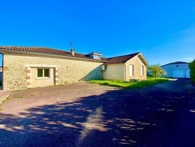 MAISON EN PIERRE,PISCINE,DOUBLE GARAGE SUR 1195 M2