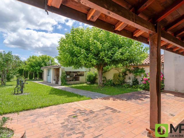 Maison en pierre plain pied jardin garage quartier Eysses 115m² Villeneuve sur Lot