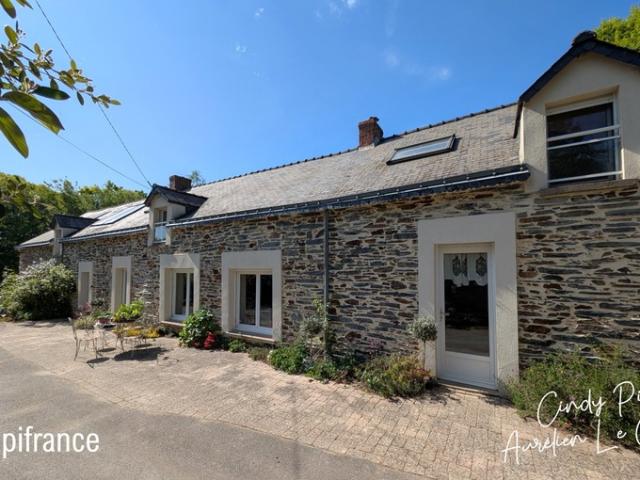 Maison en pierre – PLESSE – 165 m² – Terrain 9 000 m² – Proximité N137
