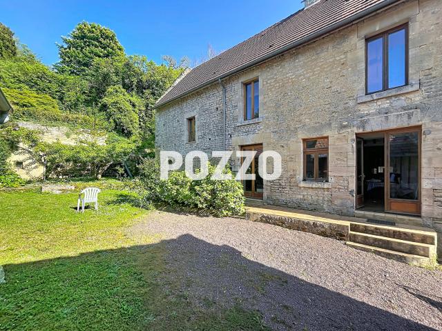 Maison en pierre proche mer, 165 m2, Dépendances, Gros potentiel !
