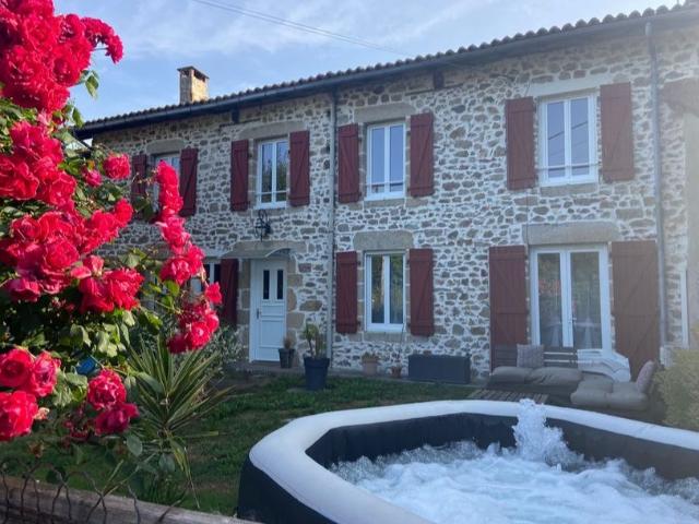 maison en pierre rénové