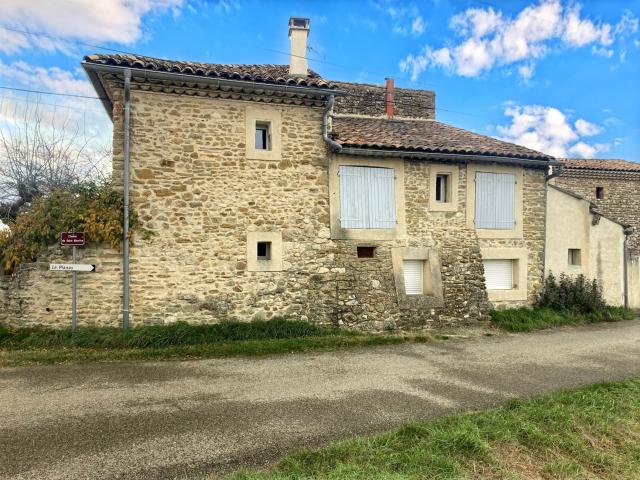 Maison en pierre rénovée 122m² La Bégude de Mazenc