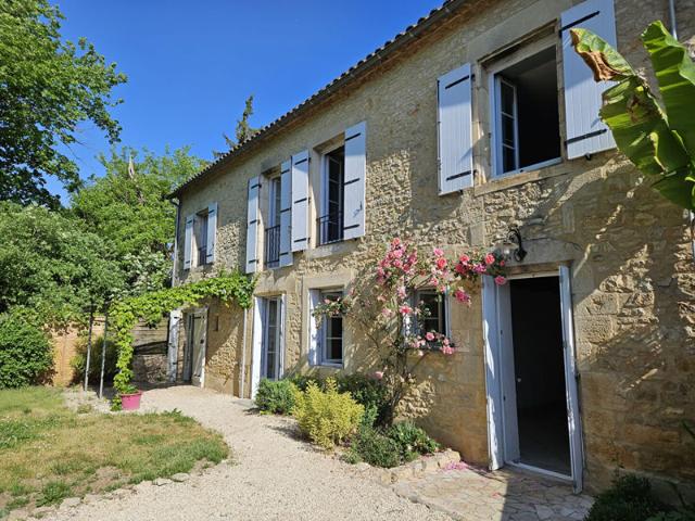Maison en pierre rénovée à deux pas du village de Cubjac Auvézère Val d'Ans