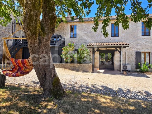 Maison en pierre rénovée avec vue sur les vignes, au cœur d’. 115m² Loubès Bernac