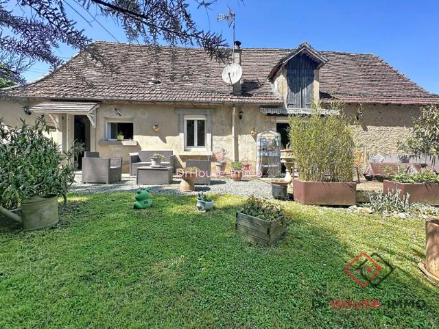Maison en pierre rénovée avec dépendance et parc arboré de 5 400 m²