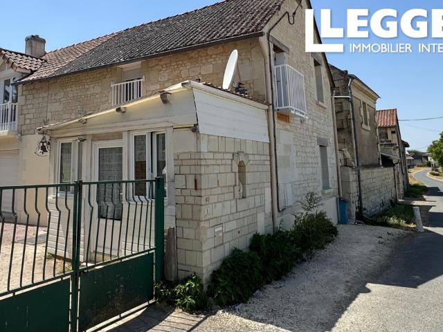 Maison en pierre rénovée avec grange, dépendances et vue campagne