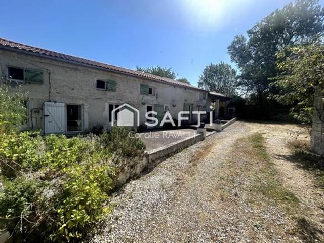 Maison en pierre rénovée Fouquebrune