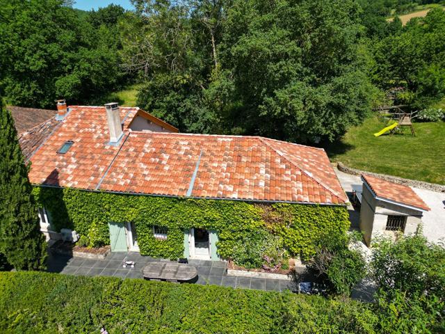 Maison en pierre rénovée, Parc arboré de 7179 m² 106m² Saint Sylvestre sur Lot