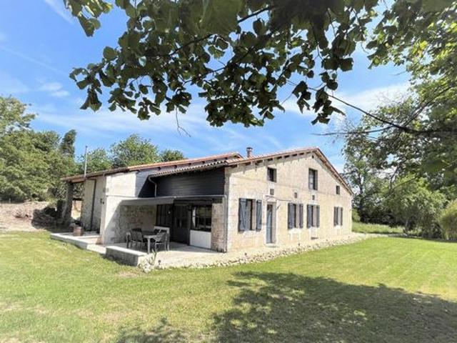 Maison en pierre spacieuse, 2 à 4 chambres ensuite