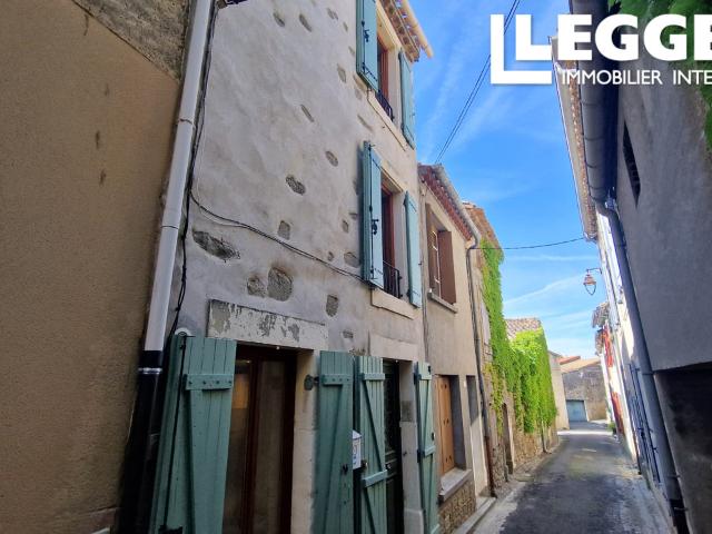 Maison en pierre T3, rénovée avec goût et soin, terrasse ensoleillée offrant vue imprenable, en excellent état