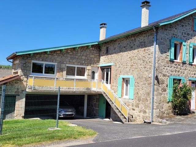 Maison en pierre Tence