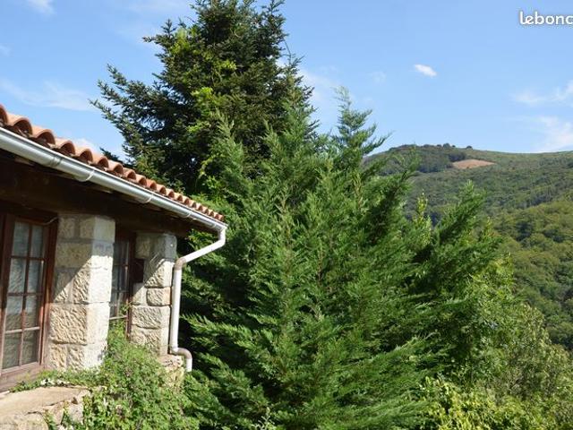 Maison en pierre | Vue imprenable sur la vallée | Terrasse et jardin à Issamoulenc