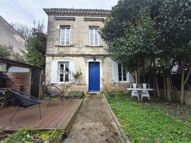 Vieux Lormont Maison de caractère avec vue Garonne + studi
