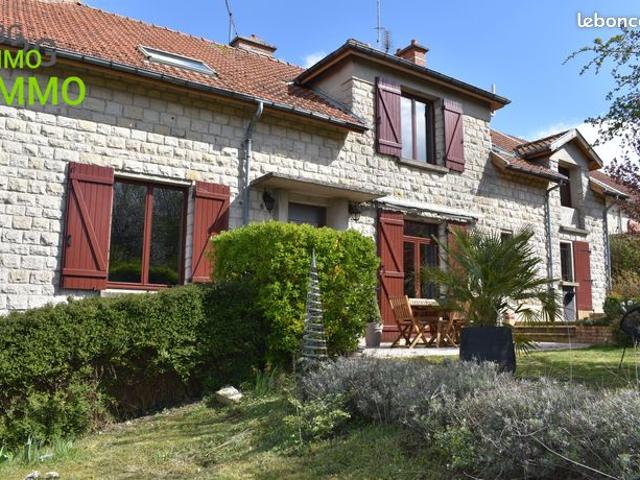 Maison en pierre 185 m² | 4 chambres | Terrasse et jardin clos à Charmont