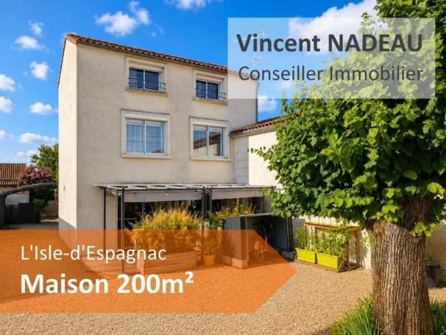 Maison en pierre 10 pièces 200 m²