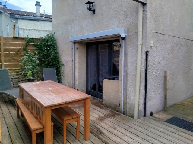 Maison en pierre 120 m2 avec cour