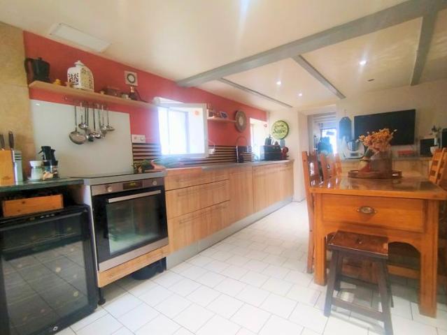 Maison en pierre 120 m2 avec cour