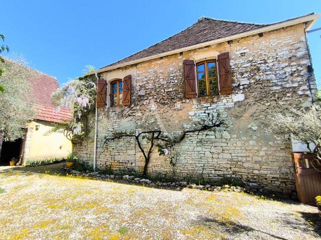 Maison en pierre 122m² + grange aménageable, à 5 min des commerces