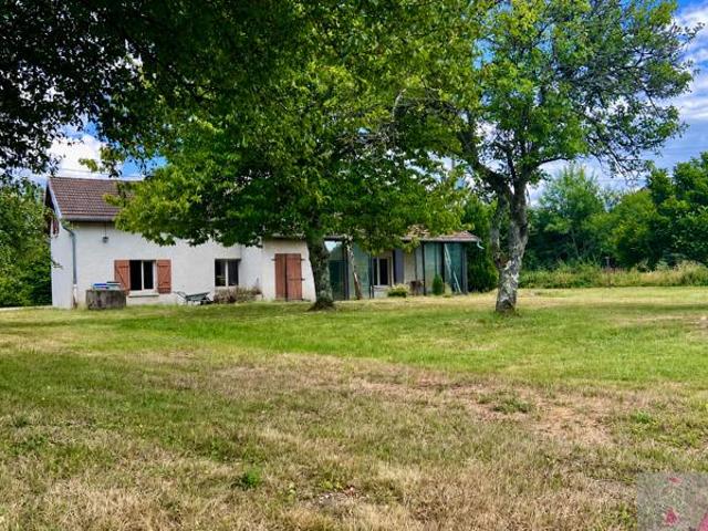 Maison en pierre 134 m2 avec 5 563 m2 de terrain et potentie