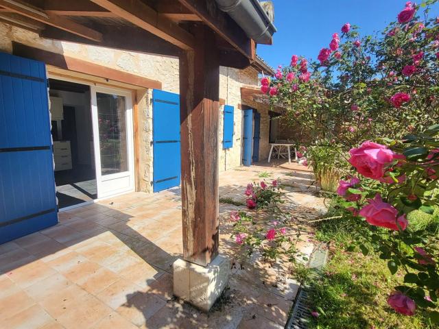 Maison en pierre 210 m² avec 3 chambres et un terrain de 336. 210m² Razac de Saussignac