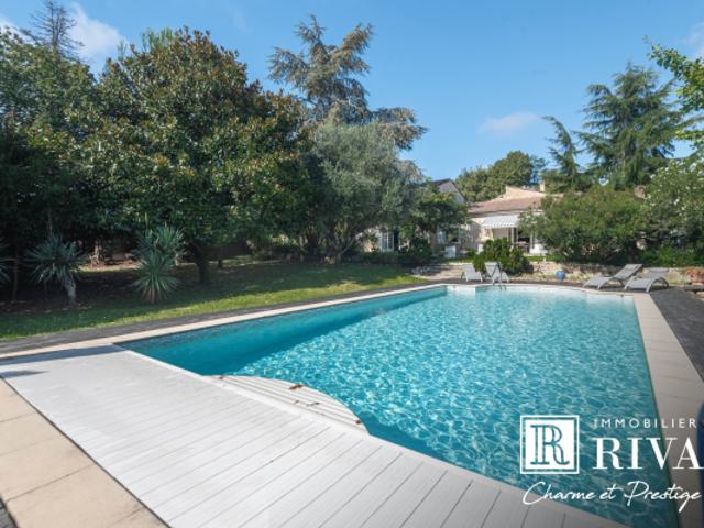 MAISON EN PIERRE 226 M2 A FORT POTENTIEL PARCELLE 1820 M2