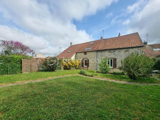 MAISON EN PIERRE _ 2 CHAMBRES_ ANNEXE_ JARDIN !